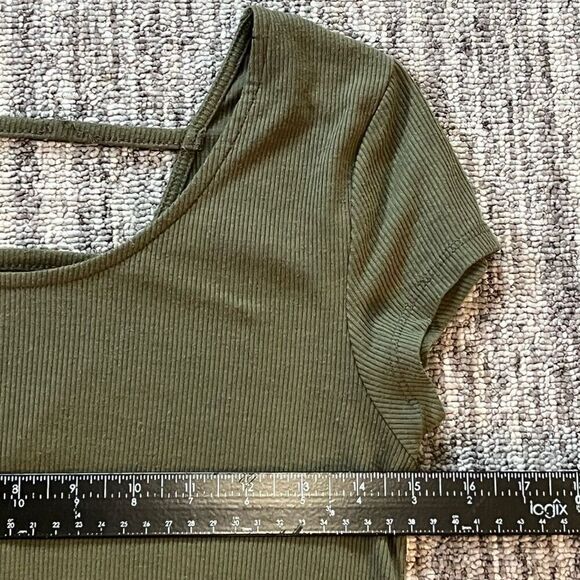 No Comment Women’s Size Medium Ribbed Cutout Dress Olive Green Short Sleeve - Picture 3 of 6